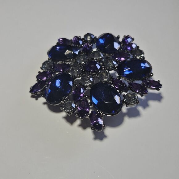 **Final Sale** Dark Silver Tone Purple Blue Gray Rhinestone Brooch - Picture 8 of 9